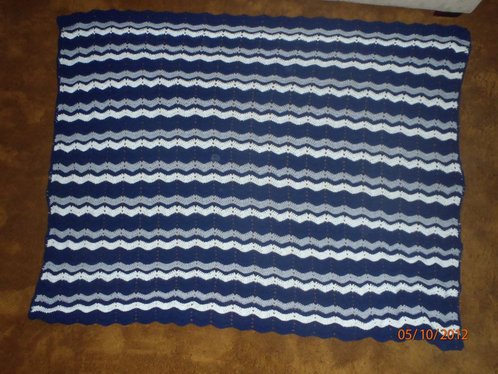 blue, grey, white zig zag pattern crochet blanket